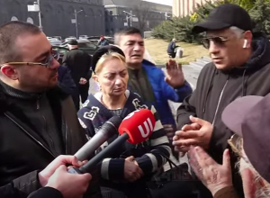 Լվովյան փողոցի բնակիչների բողոքի ակցիան քաղաքապետարանի դիմաց