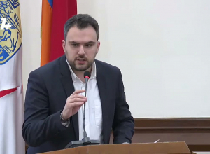 Երեւանցին պարտավոր չի ձեր շռայլությունների համար վճարել․ Տարոն ջան, վայ չէ,  Տիգրան ջան, սիրուն չի՜