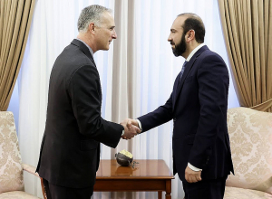 Արարատ Միրզոյանը եւ Լուիս Բոնոն անդրադարձել են Հայաստանի և Ադրբեջանի միջև հարաբերությունների կարգավորման գործընթացին