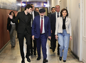 Վարչապետը տիկնոջ հետ Համազգային թատրոնում ներկա է գտնվել «...և նորից Գարուն» ներկայացմանը