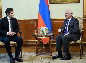 Մենք Հունաստանի հետ ունենք ջերմ հարաբերություններ. նախագահը՝  դեսպանին