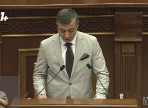 Пожмем ли мы достойную протянутую руку помощи или останемся на распутье, став уязвимыми? С. Аракелян