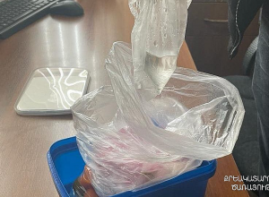 «Արմավիր» ՔԿՀ-ում ձերբակալվել է կալանավորված անձին հանձնուք բերած տաքսու վարորդը