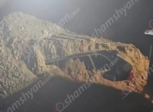 Ավազի մեջ հայտնաբերվել է «Porsche Cayenne»-ը, որով երեկ հափշտակել էին 36 կգ ոսկի, 293 մլն ռուբլի