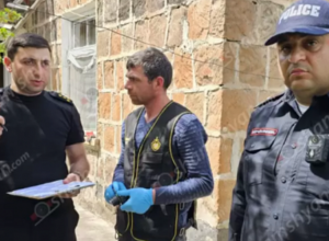 Բալահովիտ գյուղում ծայրահեղ ծանր վիճակում գտնվող տատիկը տեղափոխվել է հիվանդանոց.  դեպքի վայրում վնասազերծել են նրան վնասվածքներ պատճառած կասկածյալին