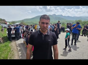 Գյուղացիները փակել են Երևան-Նոյեմբերյան միջպետական ճանապարհը. Սուրեն Պետրոսյան