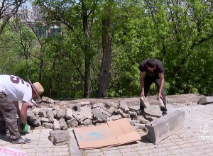 Ծիծեռնակաբերդի հուշահամալիրի հարակից տարածքում իրականացվում են մաքրման և բարեկարգման աշխատանքներ