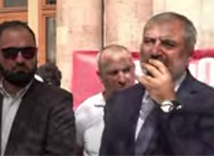 Բողոքի ակցիա՝ կառավարության դիմաց․ ուղիղ