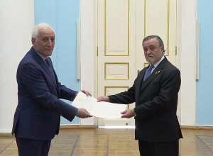 Նախագահ Խաչատուրյանին իր հավատարմագրերն է հանձնել Հայաստանում Արգենտինայի նորանշանակ դեսպանը