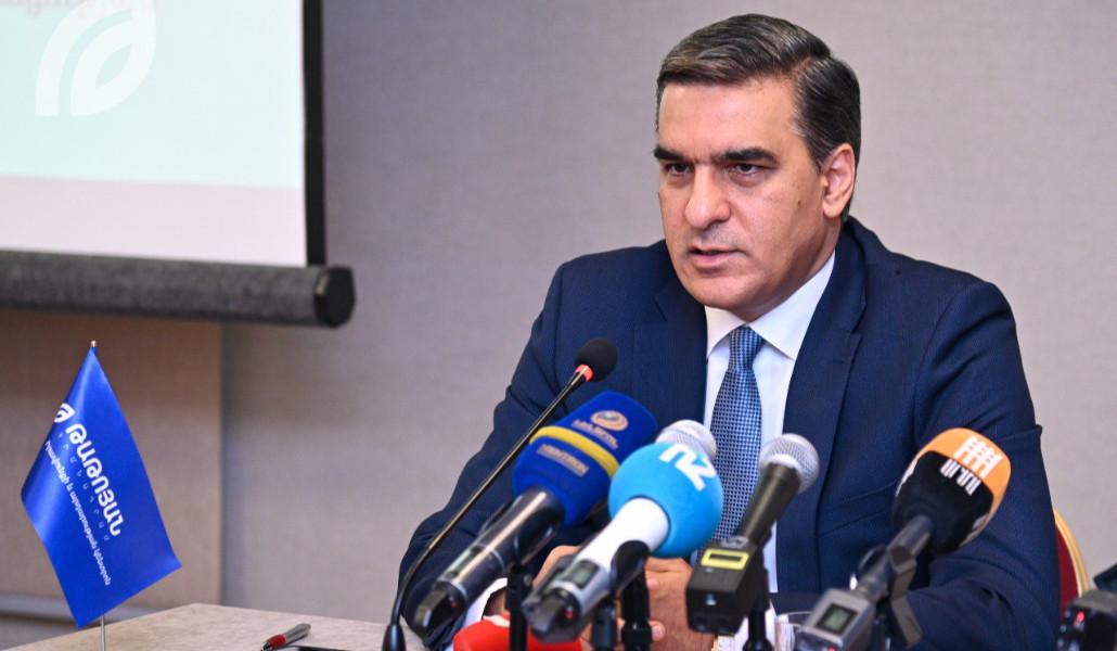 Արման Թաթոյան