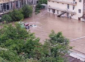 Դեբեդ գետի վարարման հետևանքով փակ են Ձորագետ-Ալավերդի-Քարկոփ և Բագրատաշեն-Պտղավան ավտոճանապարհները