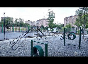 Благоустраиваются дворы административного района Арабкир