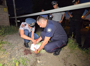 Երևանի 46–ամյա բնակիչը կալանավորվել է՝ իր հորեղբոր որդուն ծանր մարմնական վնաս պատճառելու մեղադրանքով (լուսանկարներ)