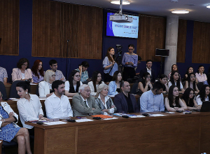 Դասախոսություններ հայ երիտասարդների համար՝ Խաղաղության եռօրյա շրջիկ դպրոցի շրջանակում