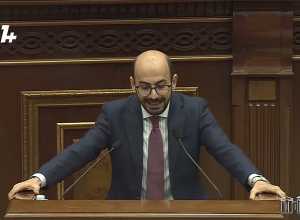 Баграт вообразил себя Бэтменом; мы вас не боимся: Артур Ованнисян