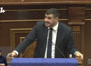 Մարդը կմտածի, որ եթե հանրաքվեին ասի այո, ապա իր գյուղմթերքը Փարիզի շուկայում կվաճառի․ Արման Եղոյան