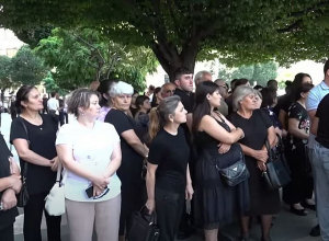 Անհետ կորածների հարազատների բողոքի ակցիան կառավարության մոտ.ՈՒՂԻՂ