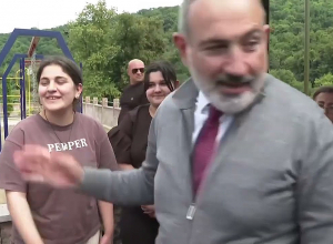 Ավարտական փուլում է Կիրանց - Աճարկուտ 3,7 կմ հատվածի աշխատանքները,  արժեքը շուրջ 1,1 մլրդ դրամ է: