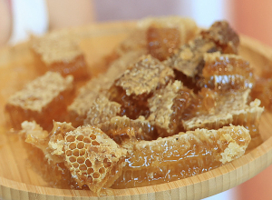 Մեղրաքամ՝ համատեղելով պապերից եկած ավանդույթներն ու ժամանակակից տեխնոլոգիաները (լուսանկարներ)