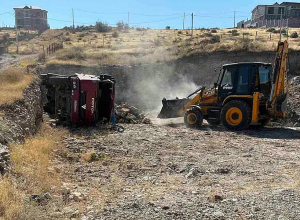 Կոտայքի մարզի Առինջ գյուղում բեռնատարը դուրս է եկել ճանապարհի երթևեկելի հատվածից, կողաշրջվել և հայտնվել ձորակում