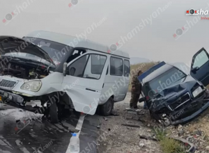 Բախվել են Արարատ-Երասխ-Սուրենավան երթուղու «Գազել»-ն ու «Mercedes»-ը. կան տուժածներ