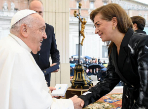 Երեք օրվա ընթացքում Նորին Սրբություն Ֆրանցիսկոս Պապին երկու անգամ ողջունելու հնարավորությամբ ինձ օրհնված եմ զգում․ Աննա Հակոբյան