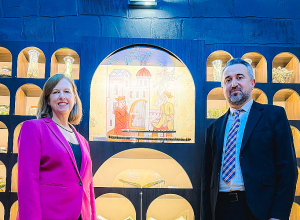 ԱՄՆ դեսպանը Մատենադարանում ծանոթացել է միջնադարյան Հայաստանի արհեստագործությանը