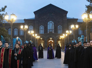 Մայր Տաճարում մատուցվել է Սուրբ Ծննդյան ճրագալույցի պատարագ