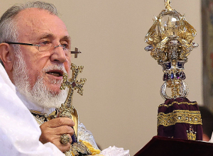 Այսօր ամենքս ականատես ենք Աստծուց հեռացող աշխարհի դառնագին իրականությանը․ Կաթողիկոսի ուղերձը