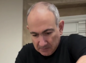 Никол Пашинян приготовил рождественский завтрак