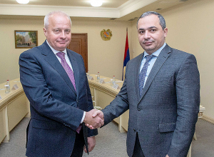 ՀՀ քննչական կոմիտեի նախագահն ու ՌԴ դեսպանն անդրադարձել են արդարադատությունից խուսափող և ՌԴ-ում գտնվող անձանց