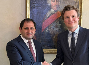 Սուրեն Պապիկյանը հանդիպել է Նիդերլանդների պաշտպանության նախարարի հետ