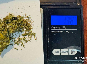 Տեսակցության այցելած քաղաքացու կոշիկից հայտնաբերել են թմրամիջոցի նմանվող զանգված