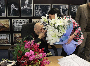 Անահիտ Մանասյանն այցելել է ՀՀ արվեստի վաստակավոր գործիչ Հովհաննես Չեքիջյանին