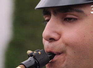 ՀՀ զինված ուժերի նվագախումբը շնորհավորում է Մայրության և գեղեցկության տոնը