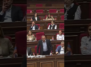 Դու չի՝ Դուք ա, դու չի Դուք ա, նստեք, նստեք, նստեք․․․