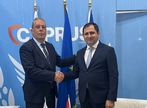 Սուրեն Պապիկյանը  հանդիպել է Կիպրոսի Հանրապետության պաշտպանության նախարարի հետ