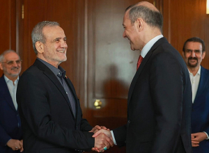Արմեն Գրիգորյանը հանդիպել է Իրանի նախագահ Մասուդ Փեզեշքիանի հետ