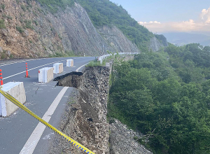 Հողաշերտի փլվածք Վանաձոր-Ալավերդի ավտոճանապարհի 42-րդ կմ-ին