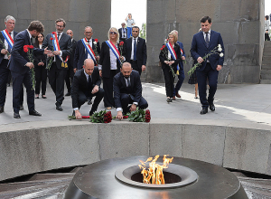 Ծիծեռնակաբերդի հուշահամալիրում բացվեց Մուսա լեռան հայերին փրկության ձեռք մեկնած ծովակալ Լուի Դարտիժ Դյու Ֆուրնեին նվիրված հուշատախտակ