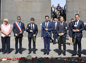 Օվերն-Ռոն-Ալպ շրջանի նախագահի գլխավորած պատվիրակությունն այցելել է Հայոց ցեղասպանության հուշահամալիր