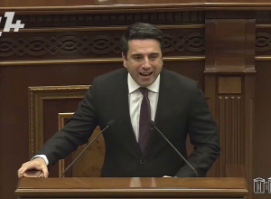 «Ո՞ւր ա էն «Հայր Մեր» չիմացող մարդը, որ մեծ-մեծ փրթում ա։ Գիտի՞՝ իրա փողերը իրան փրկելու են»