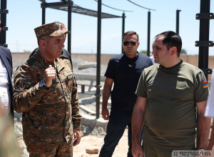 Սուրեն Պապիկյանն այցելել է ՀՀ զինված ուժերի ուսումնական կենտրոններից մեկը