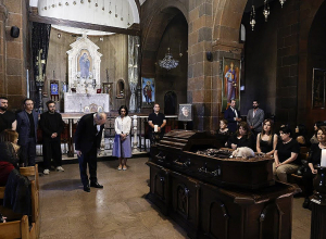 Փաշինյանը  ներկա է գտնվել Գուժ Մանուկյանի հոգեհանգստի արարողությանը