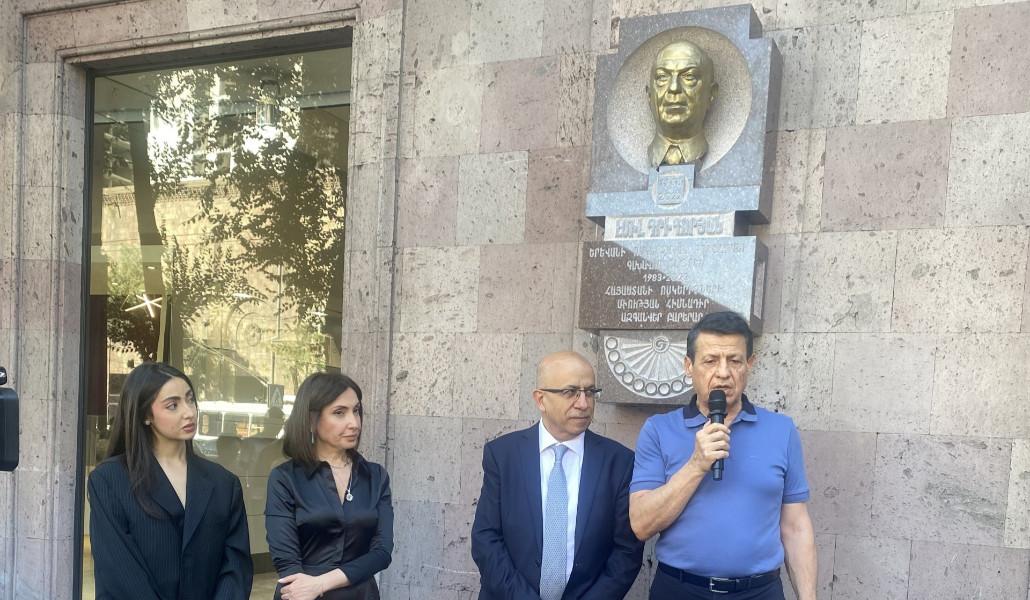 thumbnail_1-01-IMG_7981 