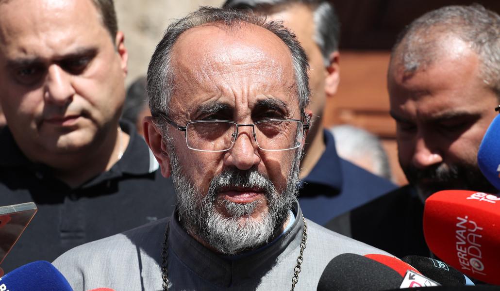 Միքայել արքեպիսկոպոս Աջապահյան