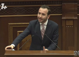 Պարոն Մինասյան, դուք էլ էիք պատրաստվո՞ւմ պատերի տակ մարդ գյուլել, մեռնել կամ մեռցնել