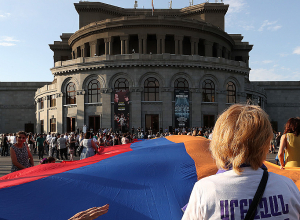 Արցախահայերը շարունակում են նստացույցը