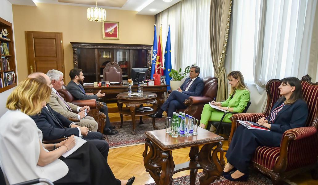 520992392_1149205943903568_3279063887208502450_n