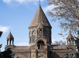 Անհապաղ ազատ արձակել անհիմն կալանավորված Տ. Միքայել արքեպիսկոպոս Աջապահյանին․ Մայր Աթոռի հայտարարությունը